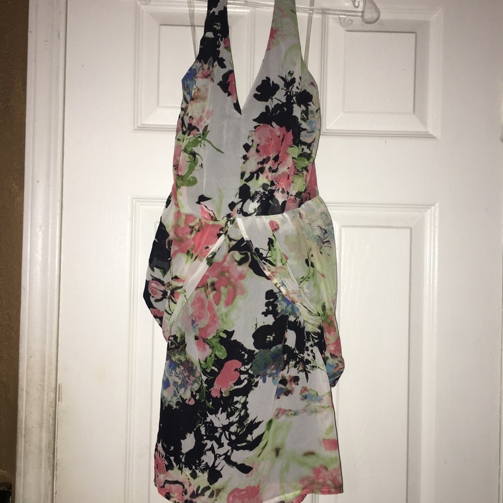 Floral high low maxi dressโ ๐ - Picture 3 of 5